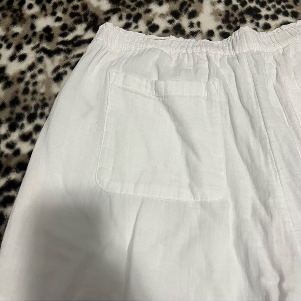 Old Navy size XL women’s white elastic waistband shorts - Picture 6 of 11